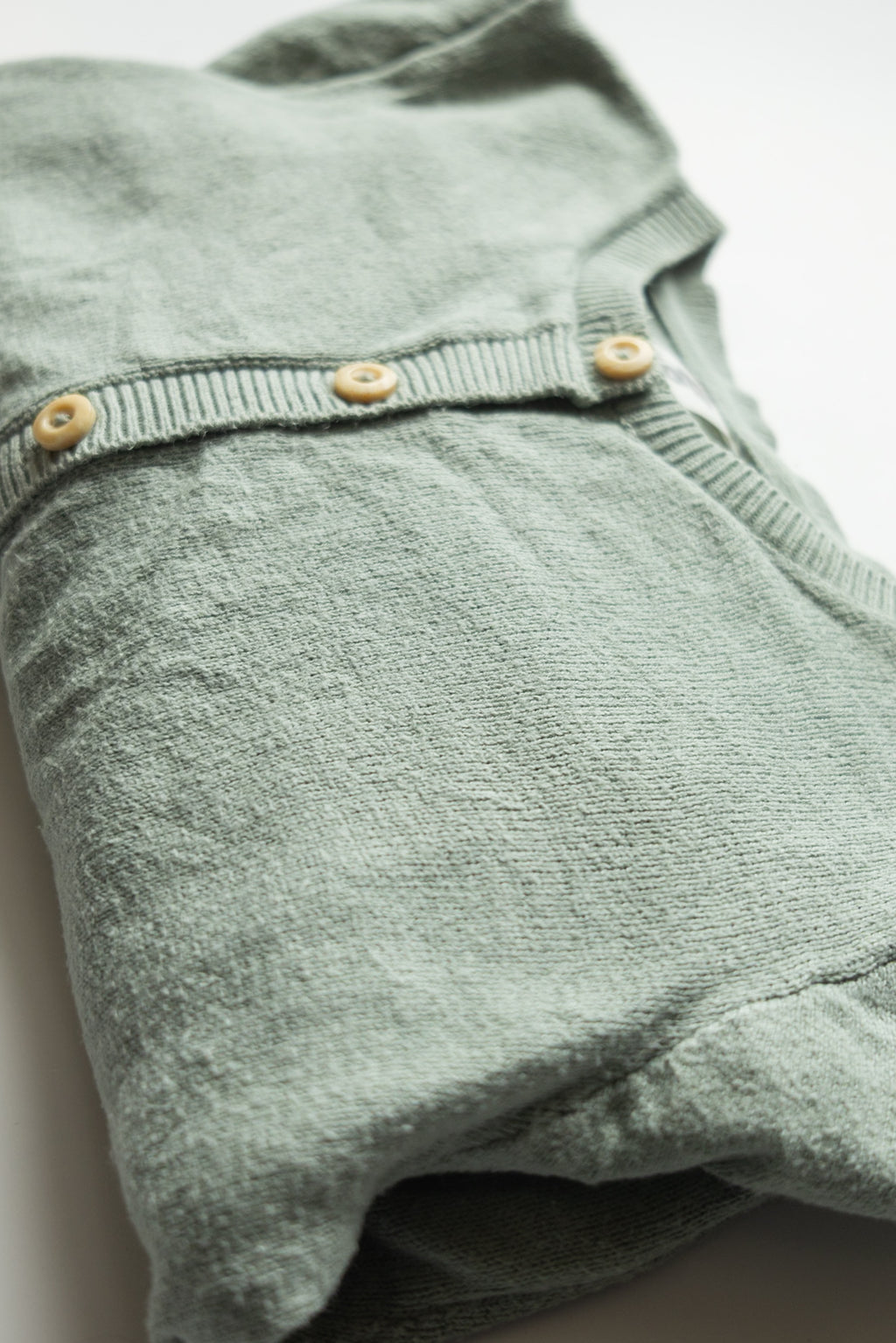 🎨 H&M - Cardigan 12-18M (légèrement mousseux)