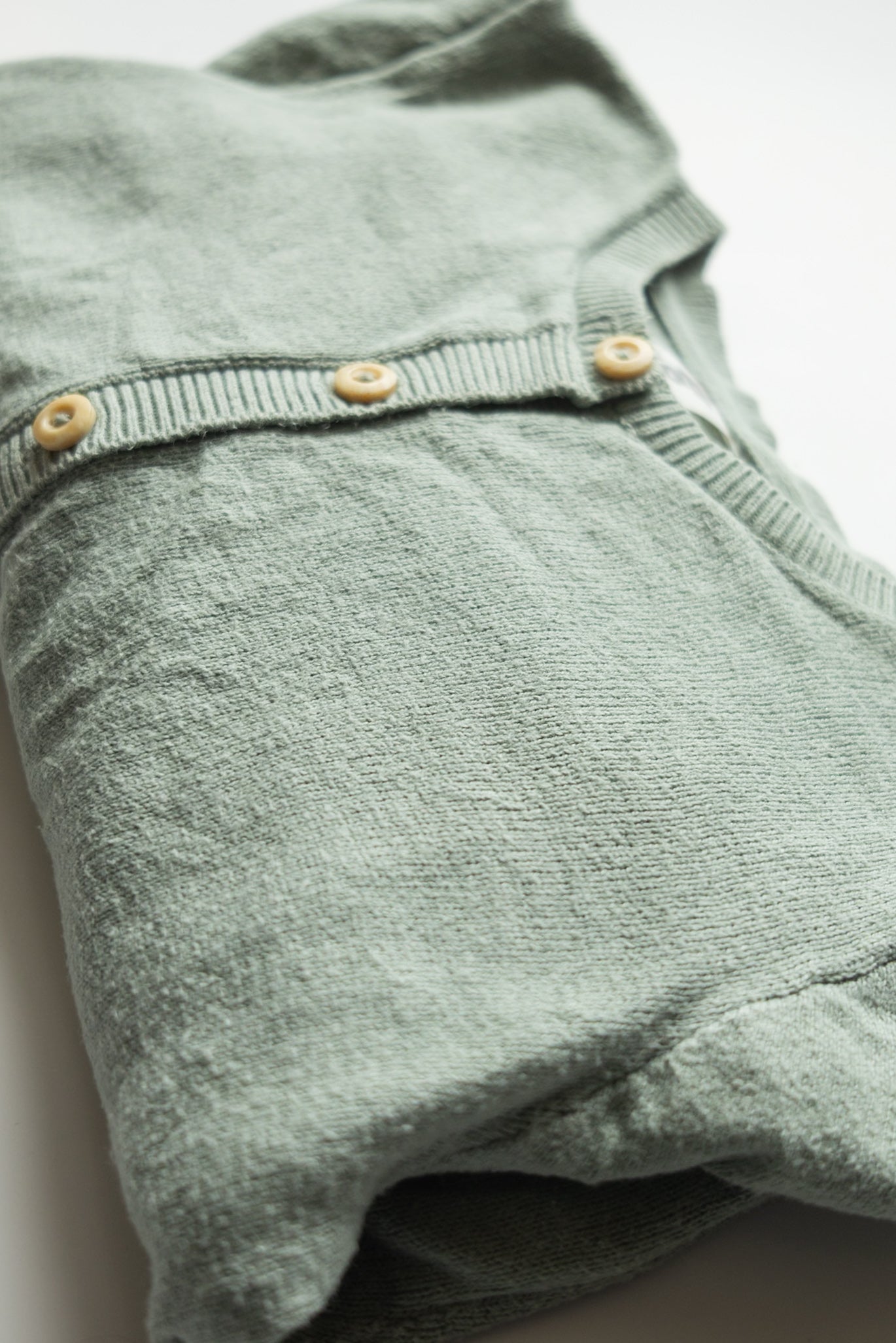 🎨 H&M - Cardigan 12-18M (légèrement mousseux)