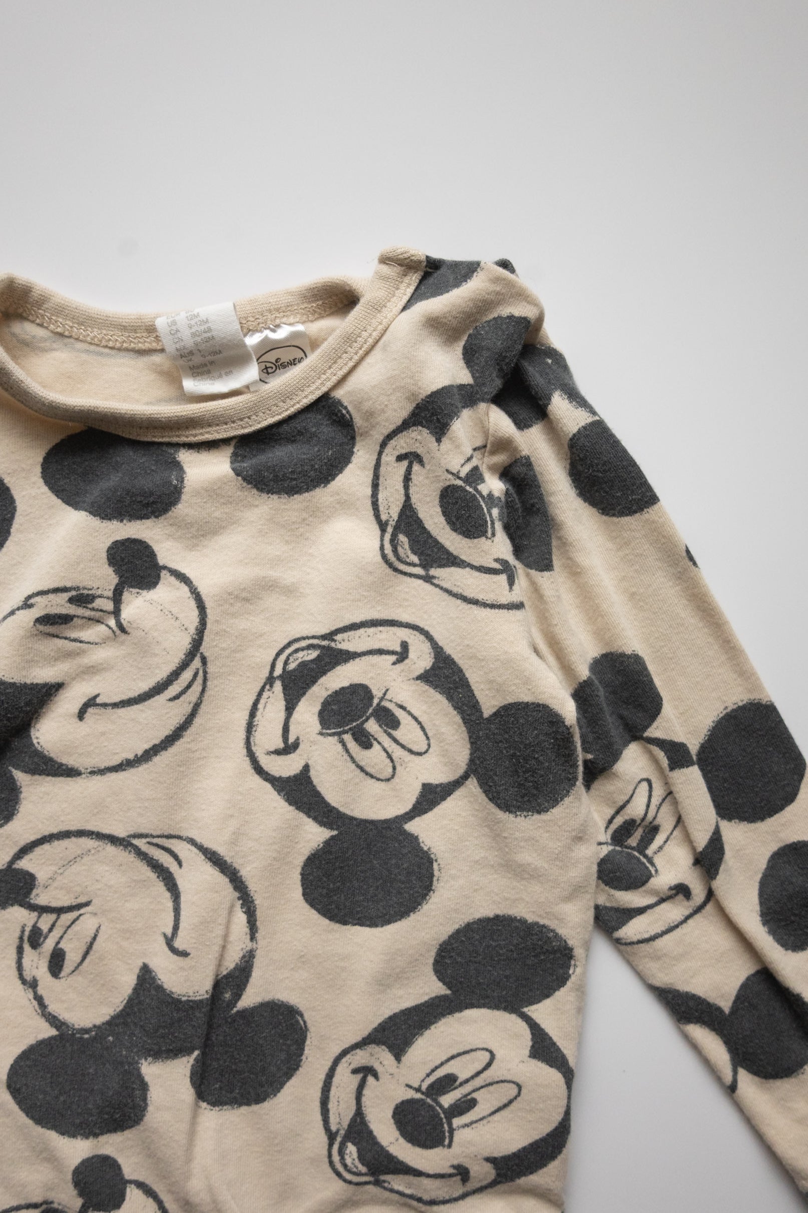 🎨 H&M - Cache-couche 9-12M (petit tache poignet)