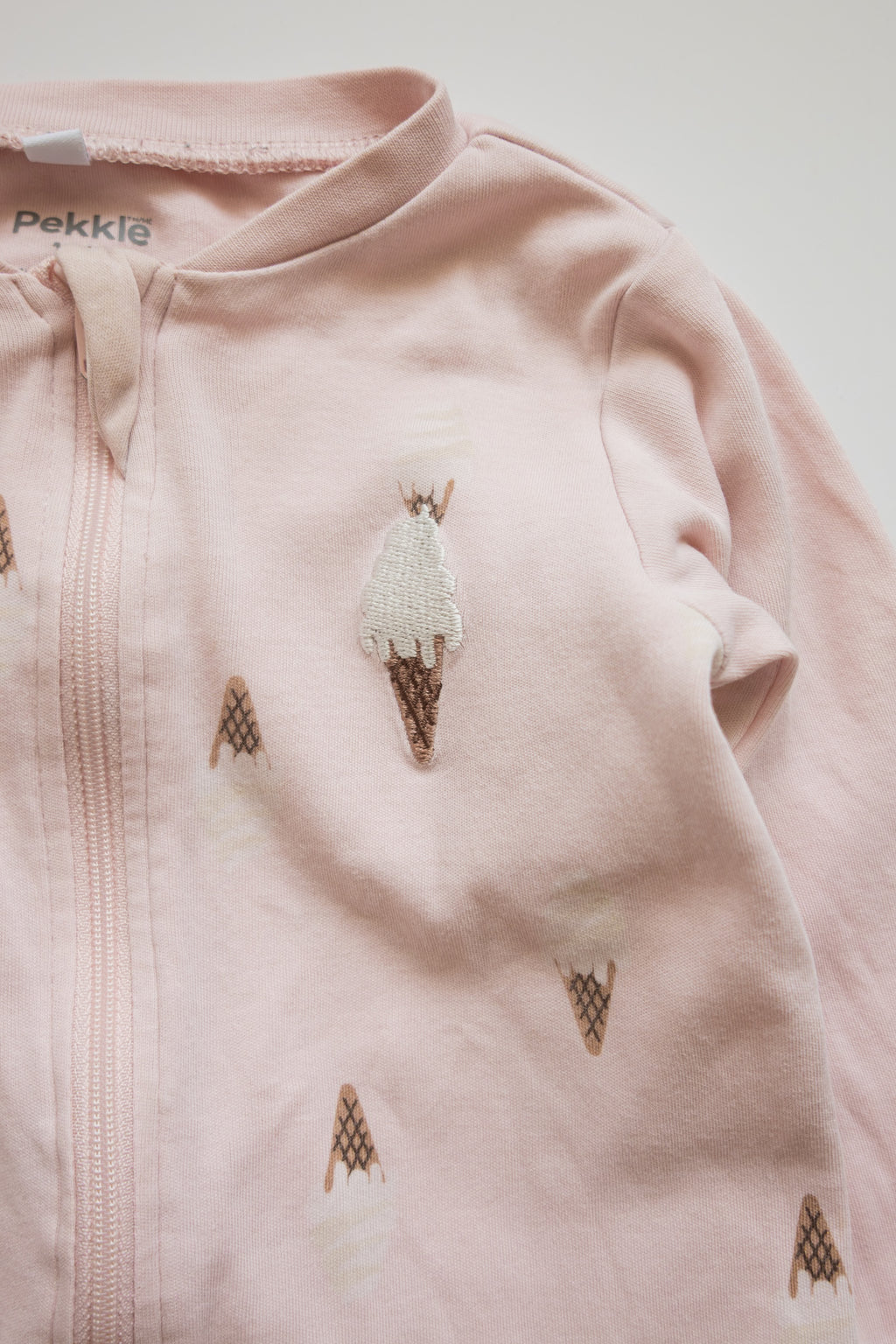 🎨 Pekkle - pyjama 12M (collet légèrement jauni, à peine visible)