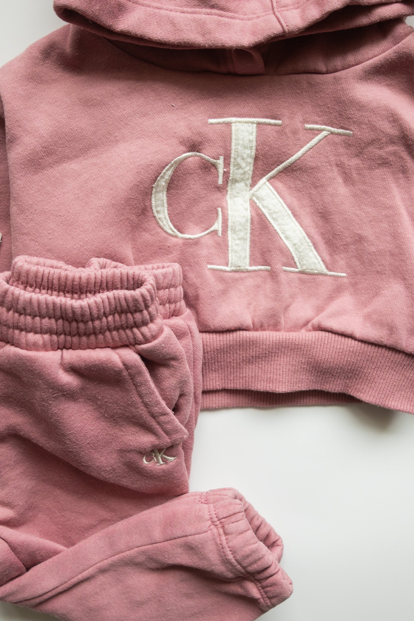 🎨 Calvin Klein- Ensemble 12M (mini trou voir photo)
