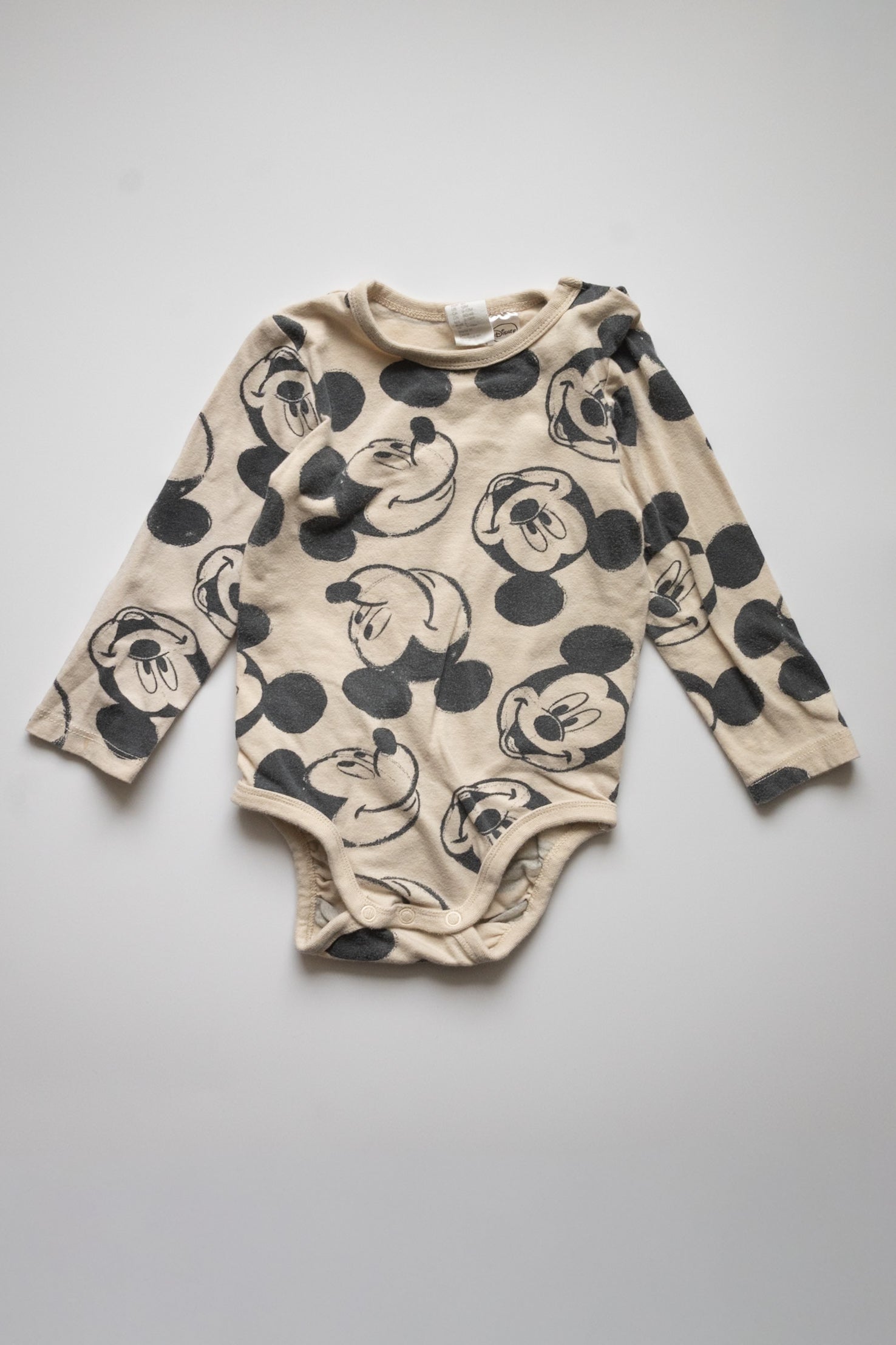 🎨 H&M - Cache-couche 9-12M (petit tache poignet)