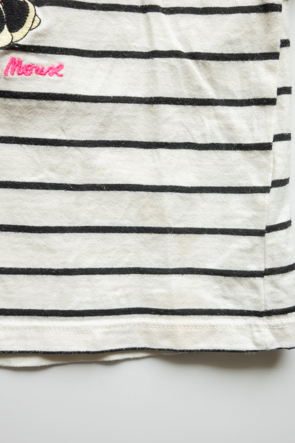 🎨 Zara - T-shirt 6-9M (petite tache à peine visible voir photo)