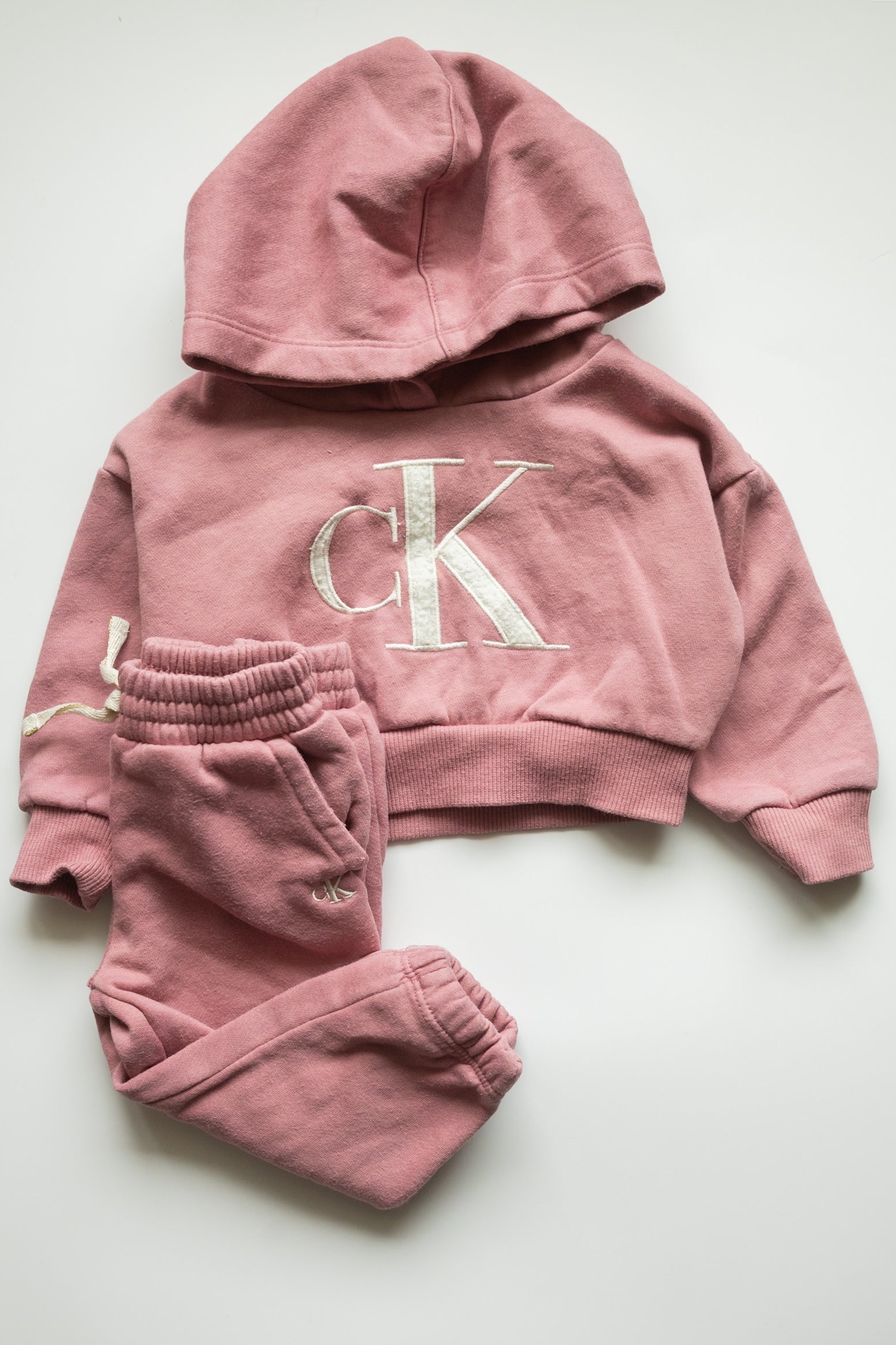🎨 Calvin Klein- Ensemble 12M (mini trou voir photo)