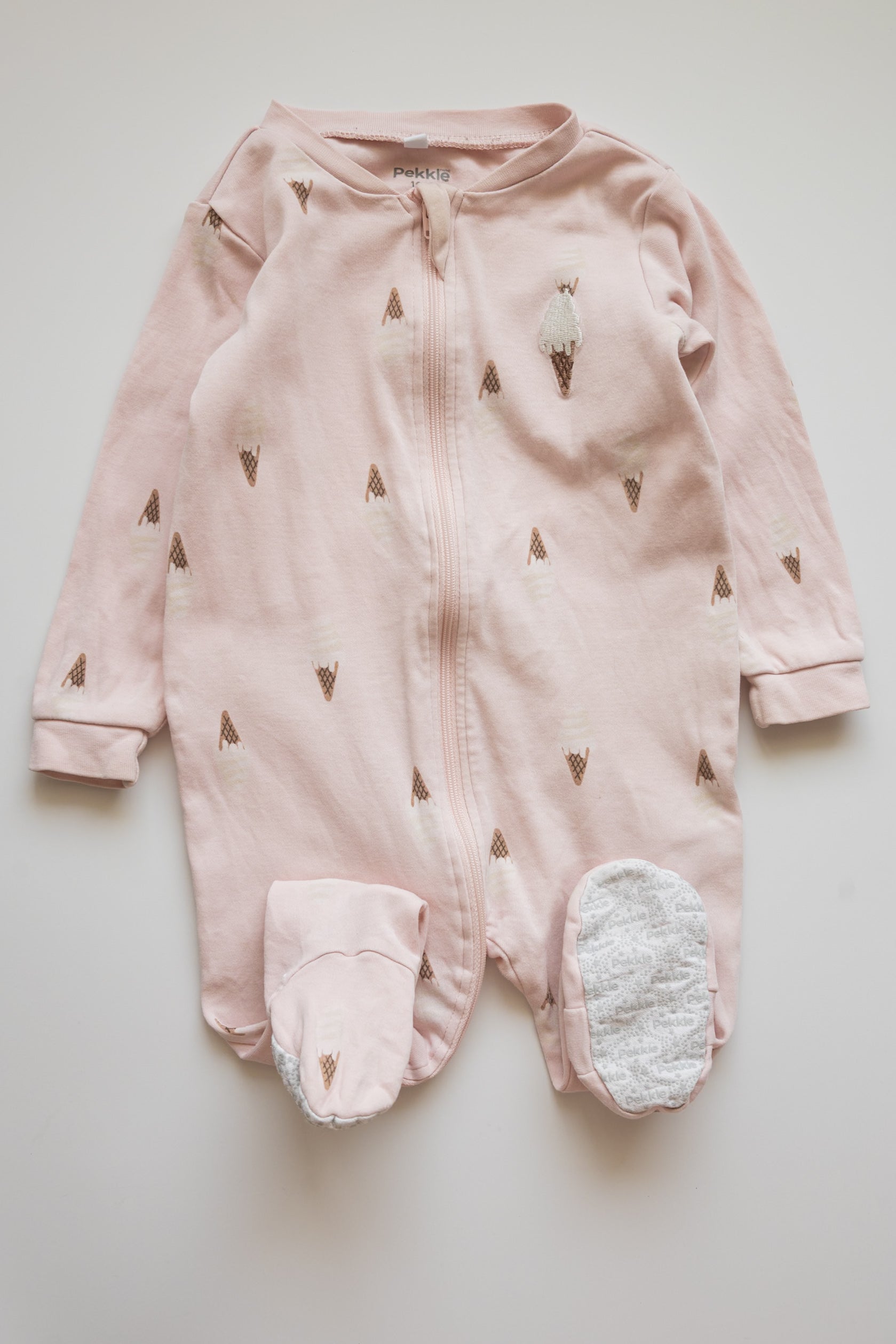 🎨 Pekkle - pyjama 12M (collet légèrement jauni, à peine visible)