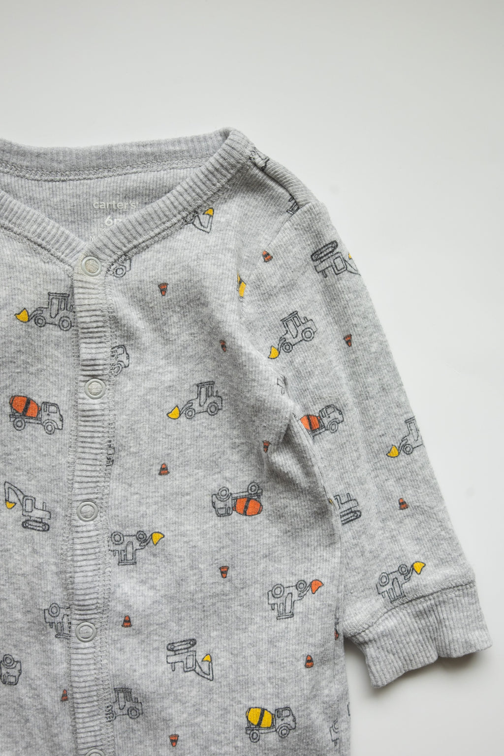 🎨 Carters - Pyjama 6M (petite tache au collet)