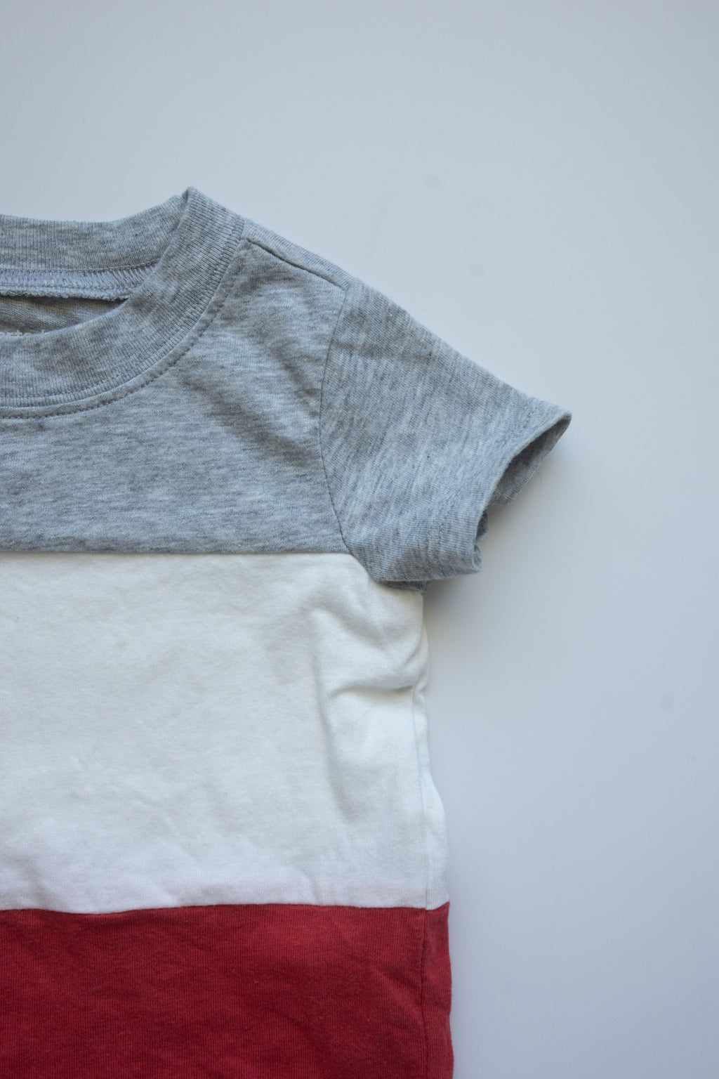 ⭐️ Carters - T-shirt 6M (neuf seulement lavé)