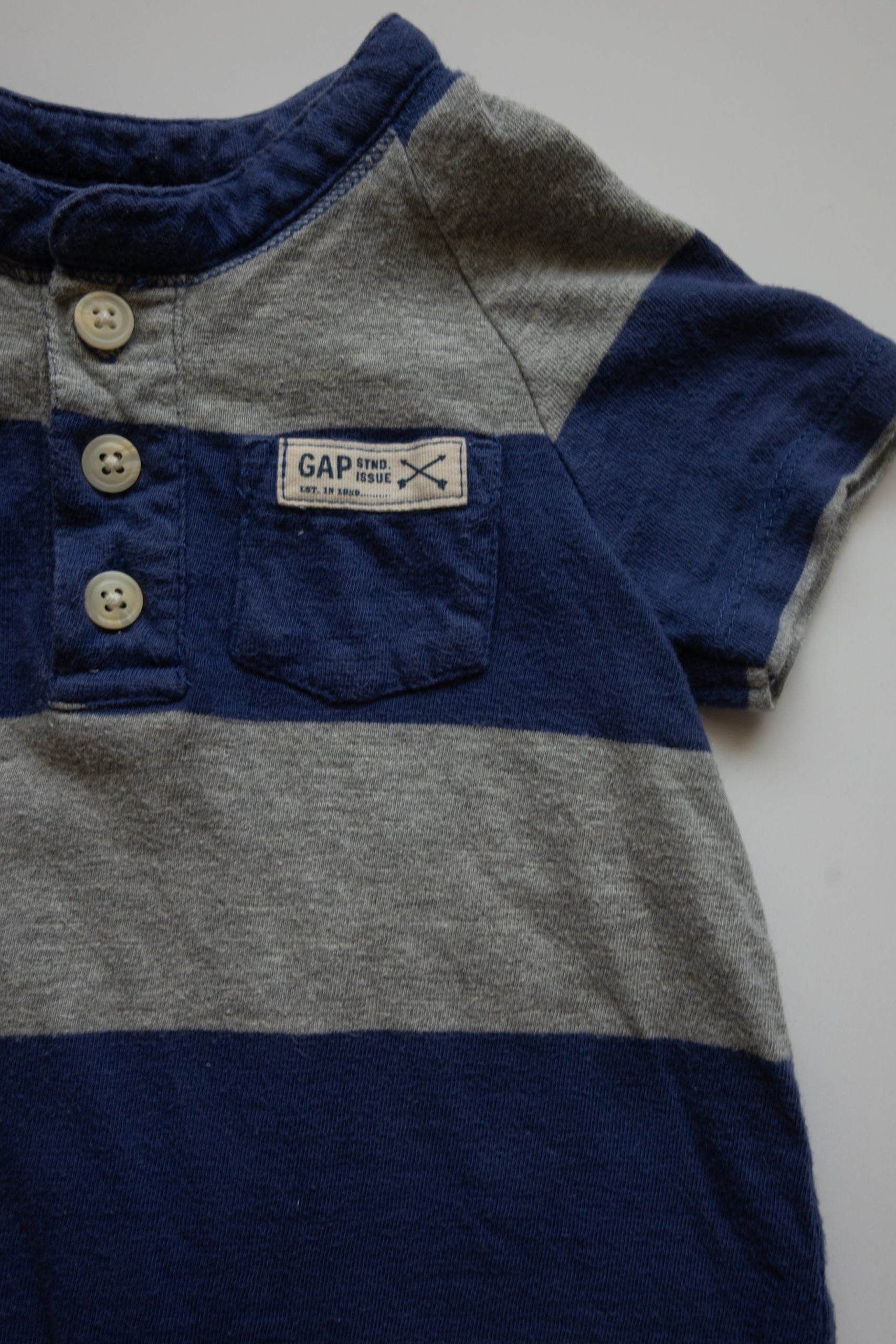 🎨 Gap - Barboteuse 6-12M (légèrement mousseux)