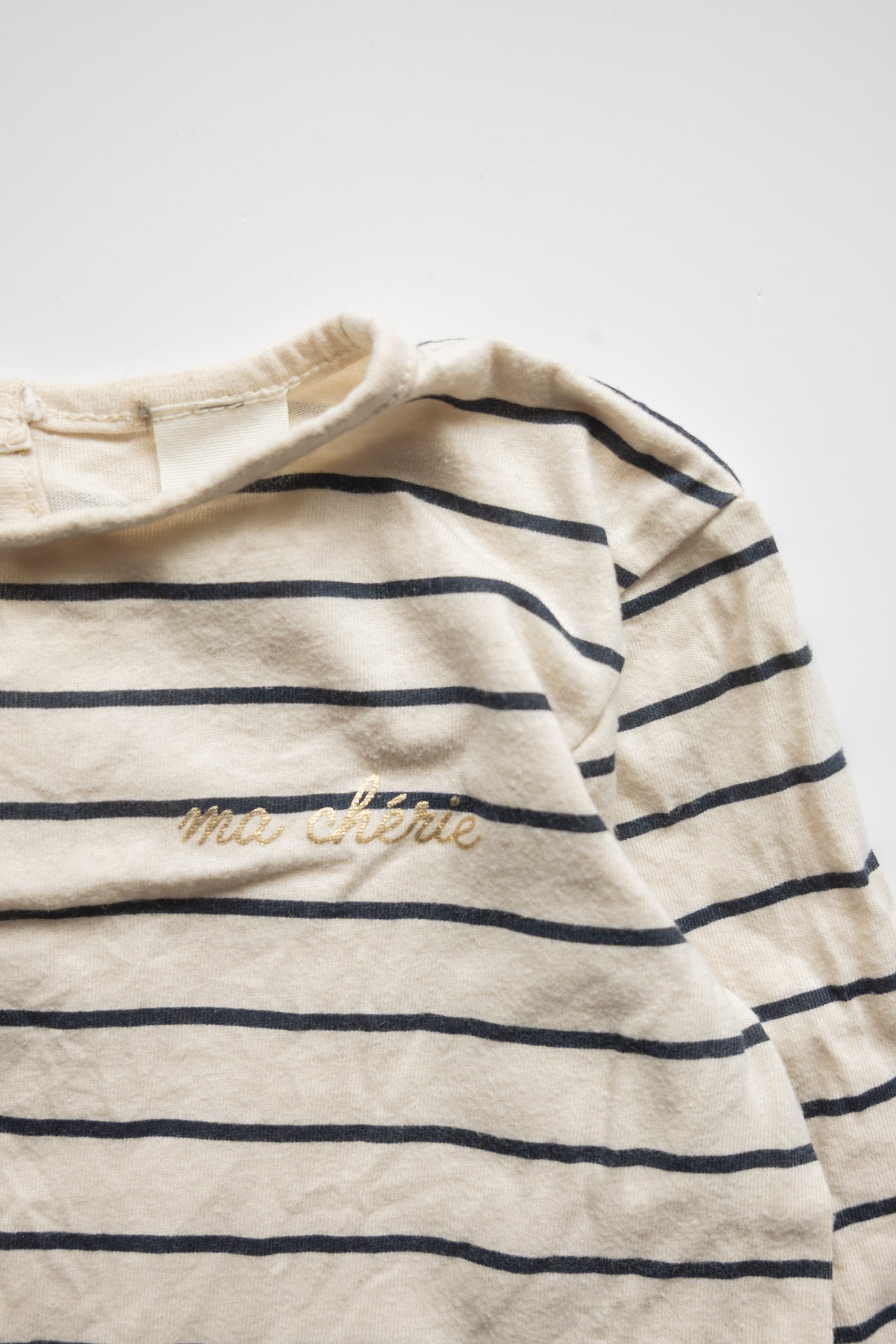🎨 H&M - T-Shirt manches longues 12-18M (mini tache à peine visible)