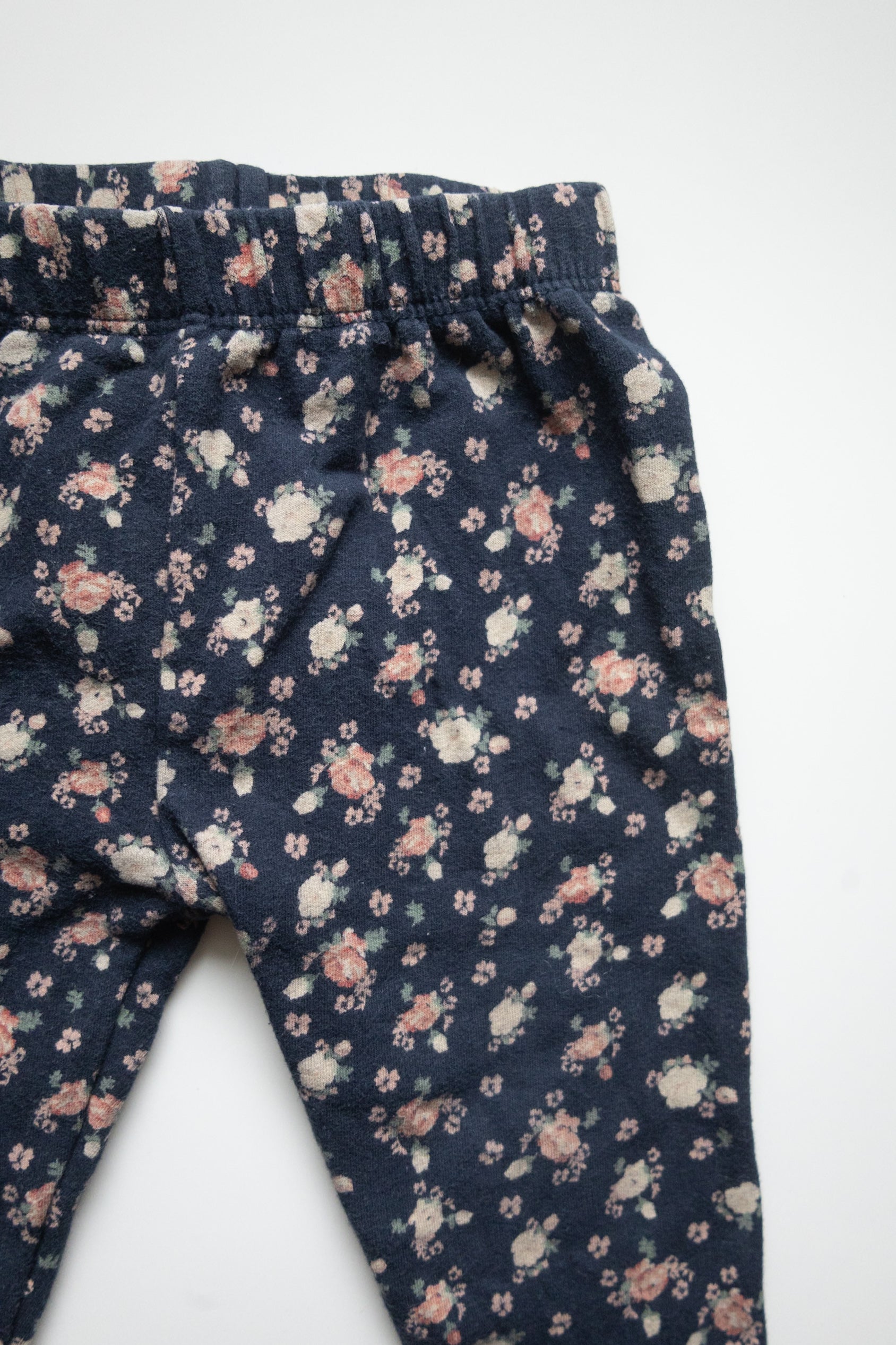 🎨 Castro - Pantalon 6-12M