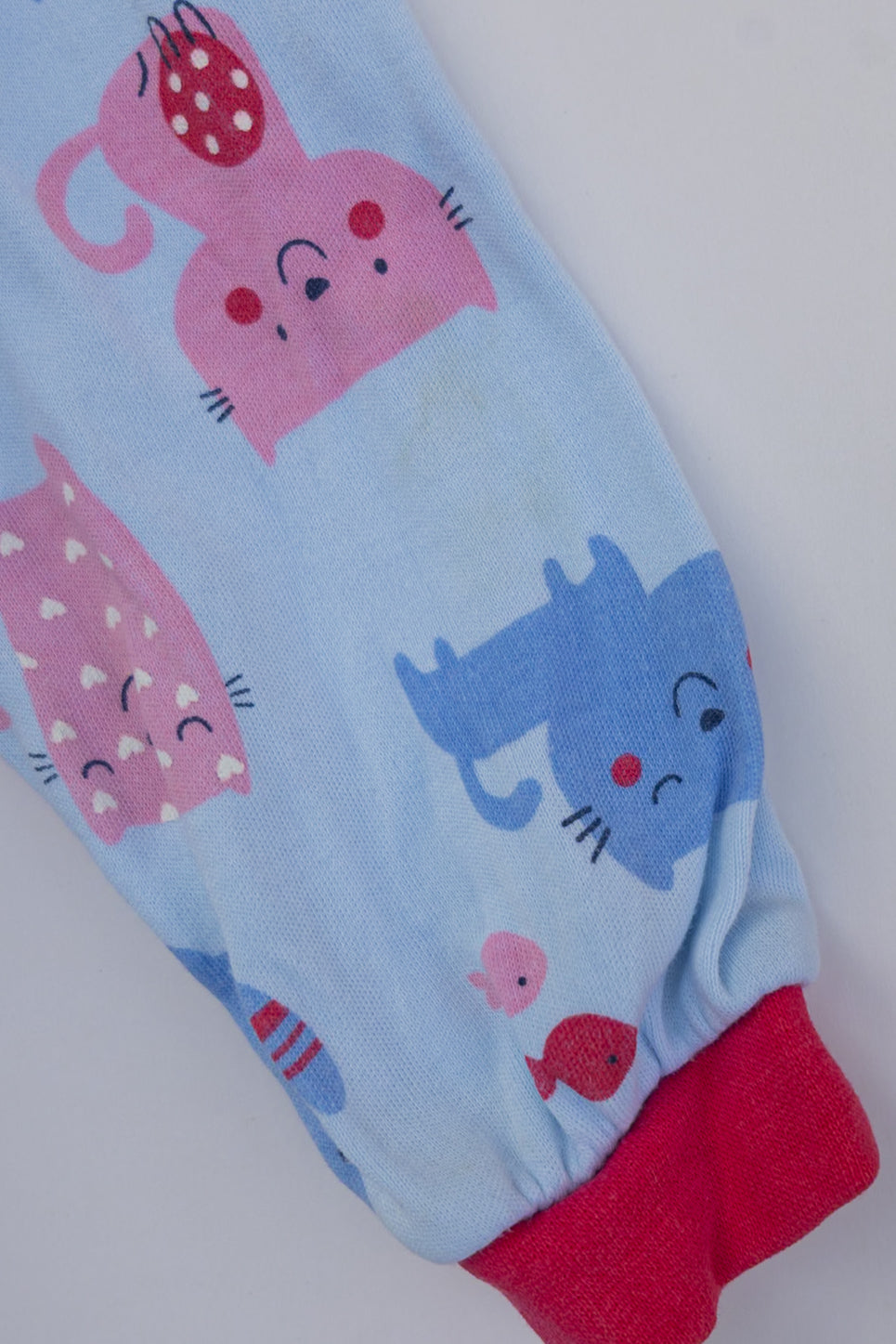 🎨 Pekkle - Pyjama 24M (tache sur le bras, voir photo)