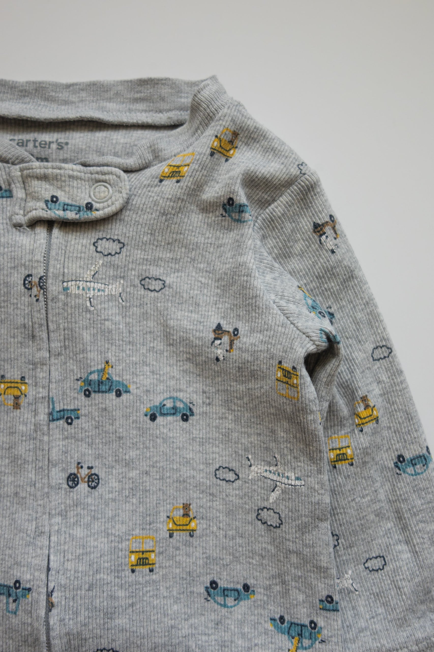 🎨 Carters - Pyjama 9M (collet légèrement jauni )