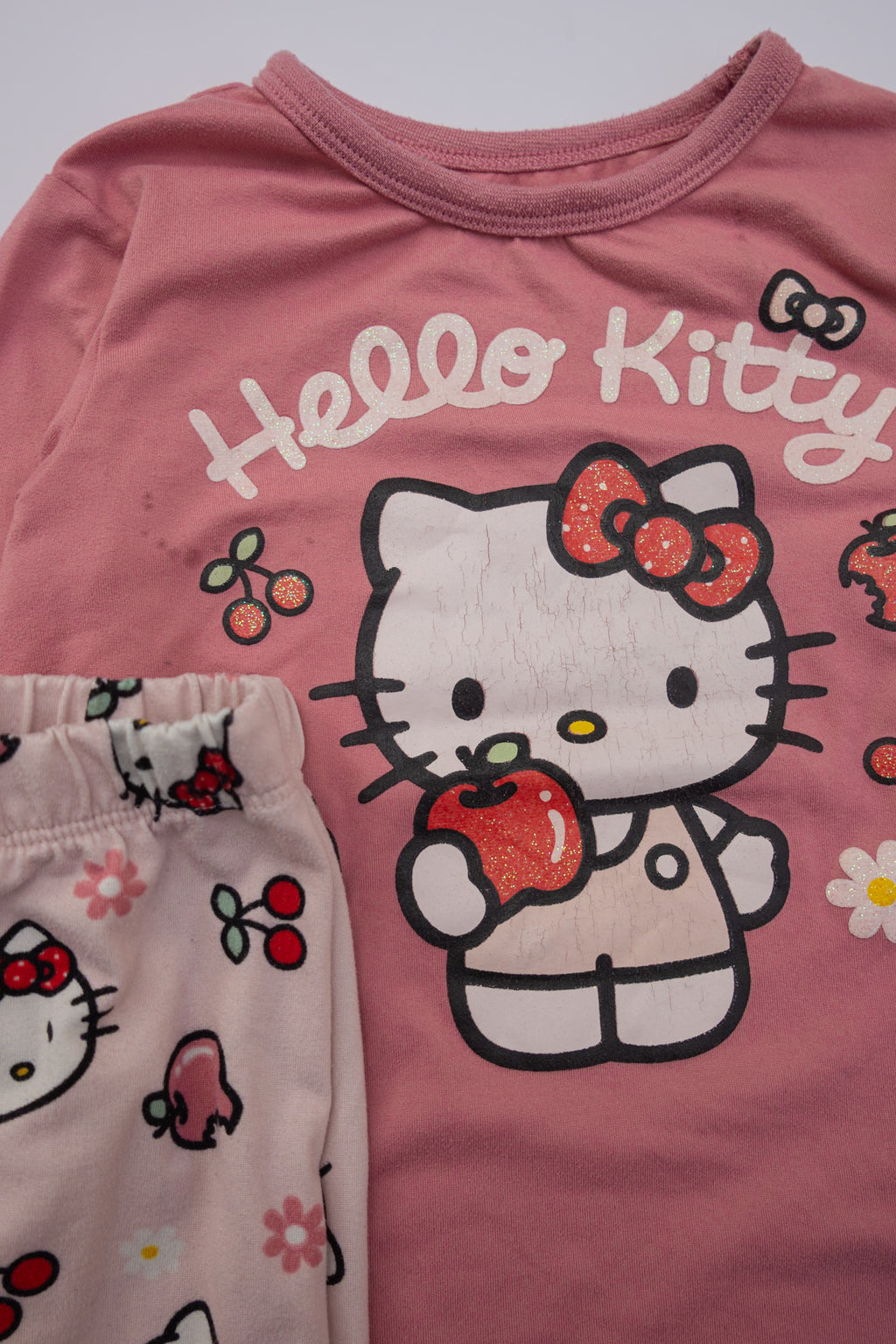 🎨 Hello Kitty - Pyjama 3T (petites taches voir photo)