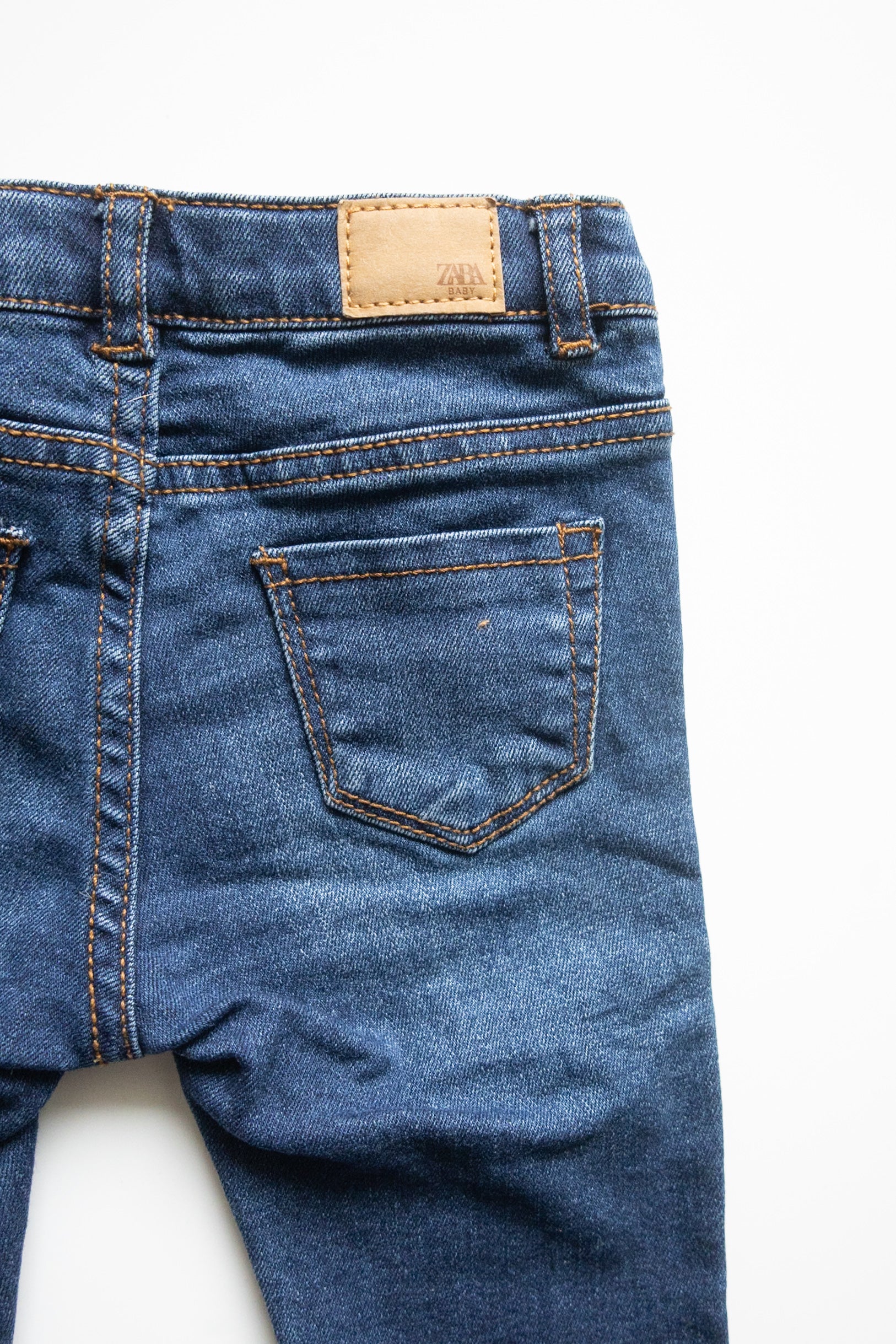 ⭐️ Zara - Jeans 6-9M