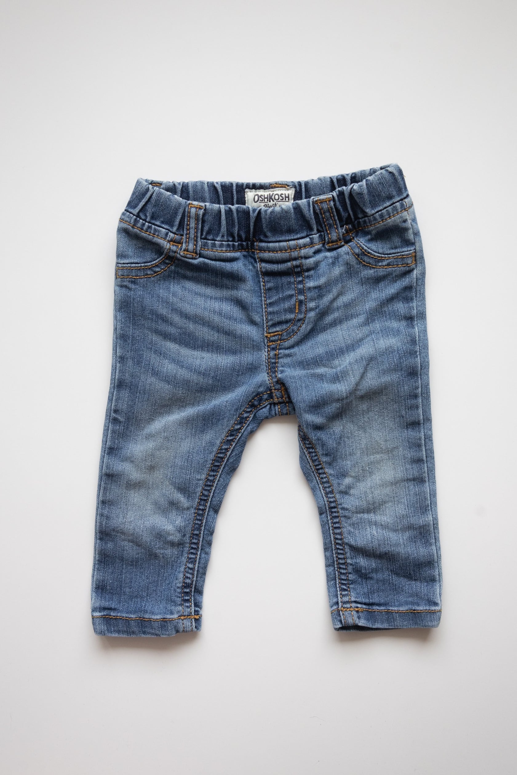🌱 Oshkosh - Jeans 6M