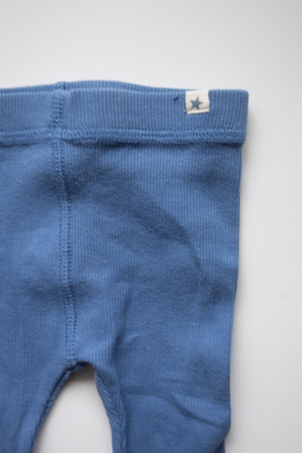 🎨 Zara - Pantalon 1-3M (mini trou à la ceinture)