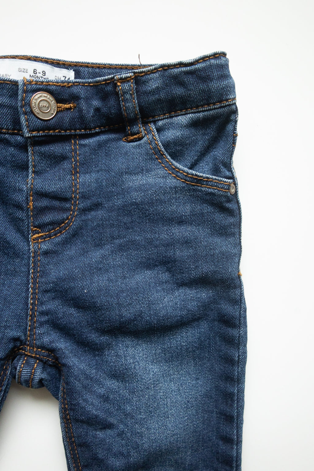 ⭐️ Zara - Jeans 6-9M
