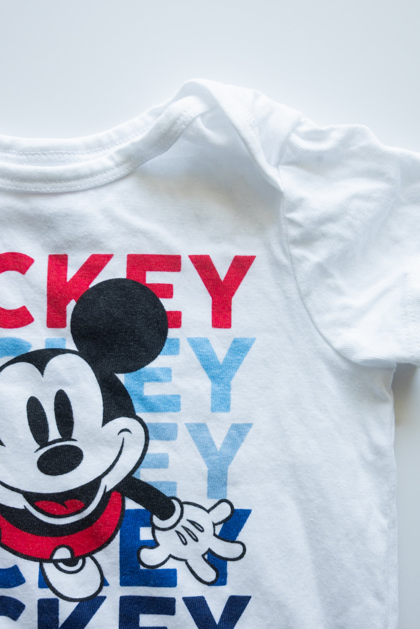 🌱 Disney - T-shirt 18M
