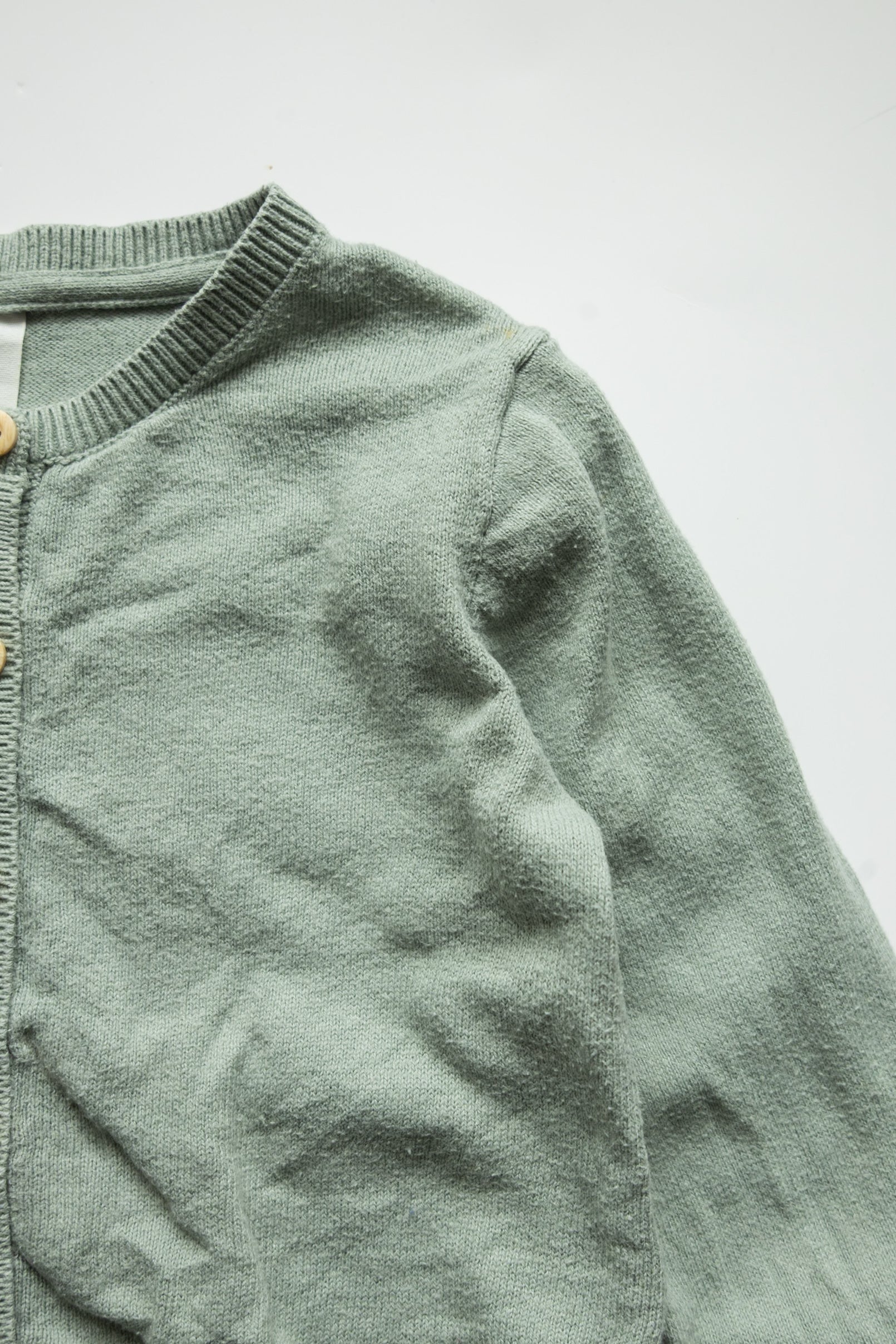 🎨 H&M - Cardigan 12-18M (légèrement mousseux)