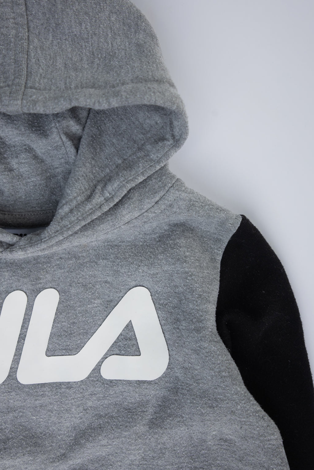 🎨 Fila - Chandail 3 ans (légèrement mousseux)