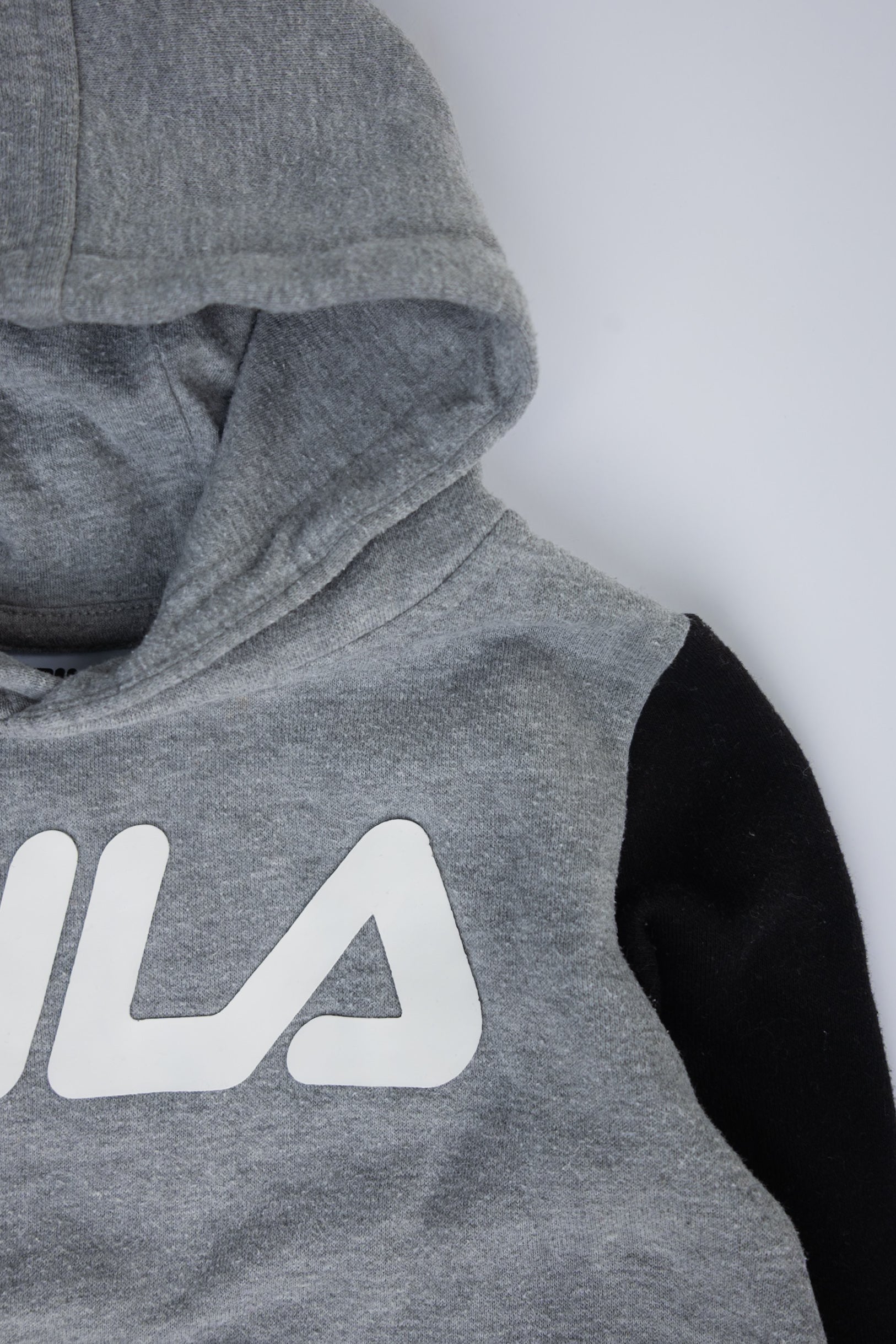 🎨 Fila - Chandail 3 ans (légèrement mousseux)