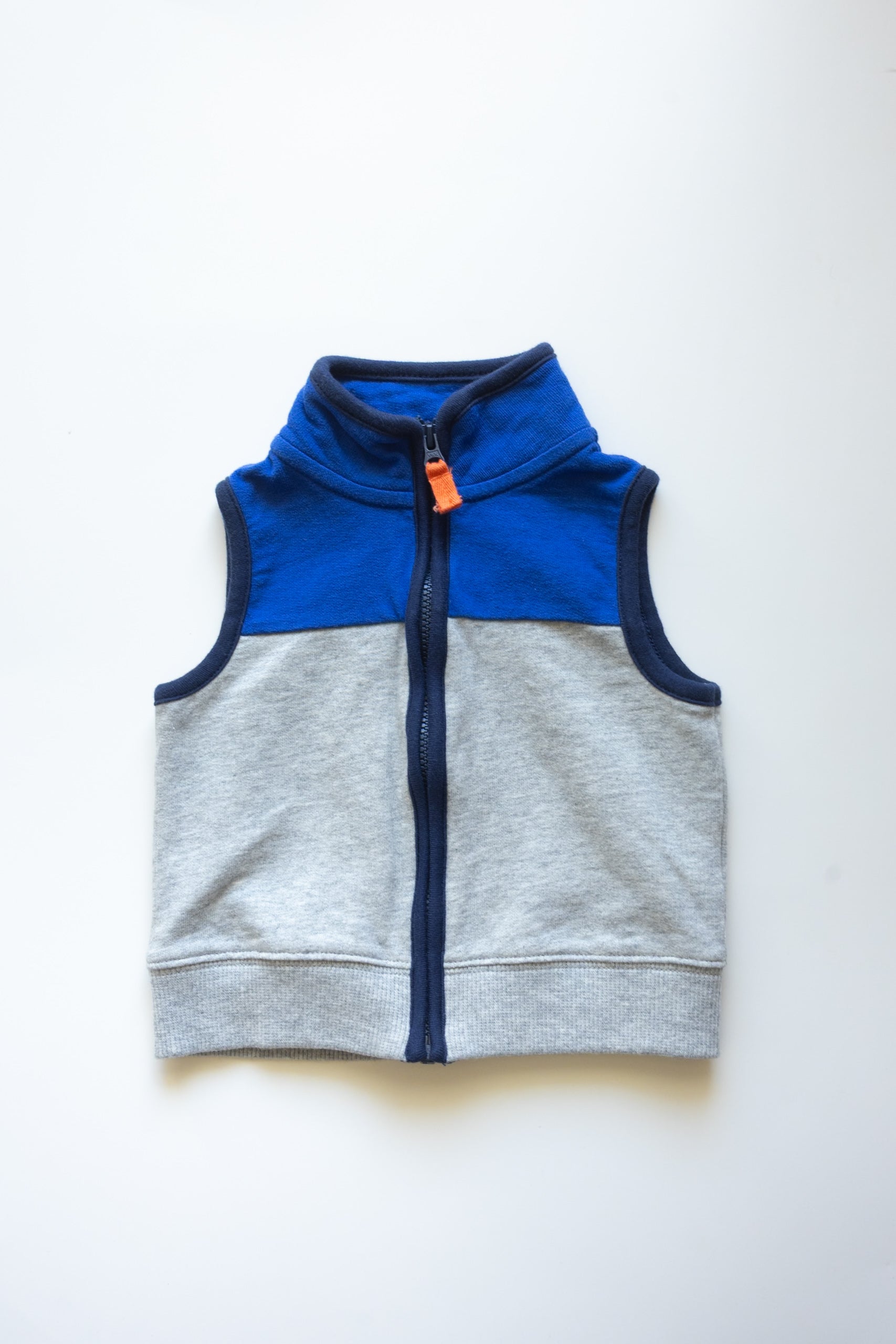 Carter’s - veste sans manches 6M