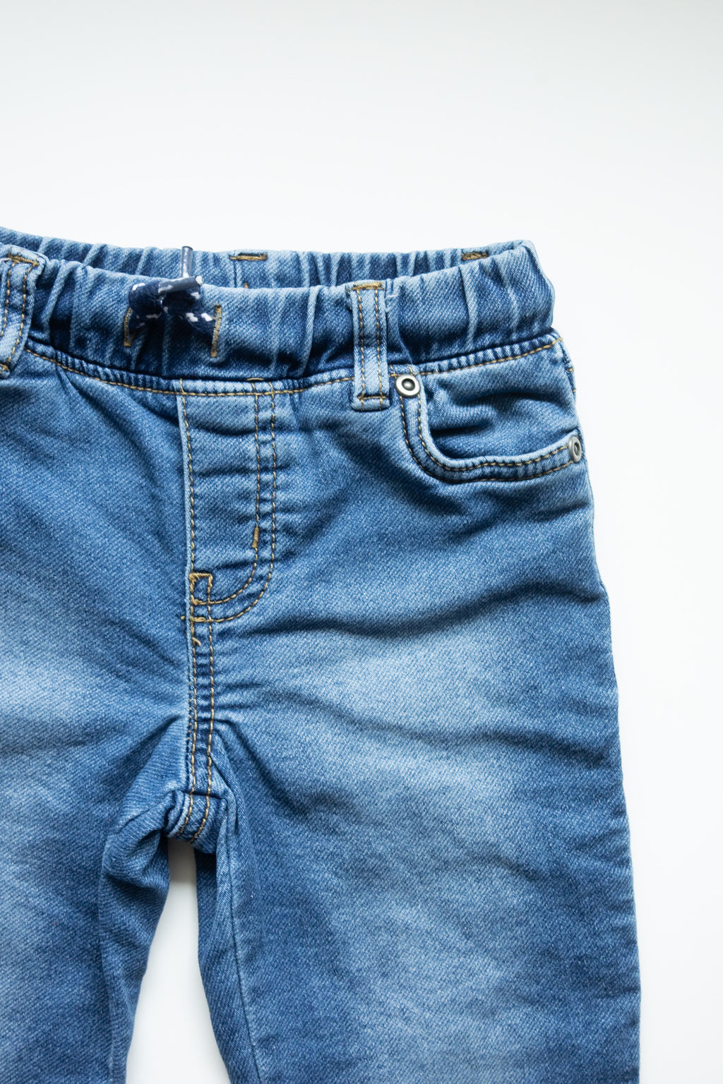 🌱 Carter’s - jeans 3t