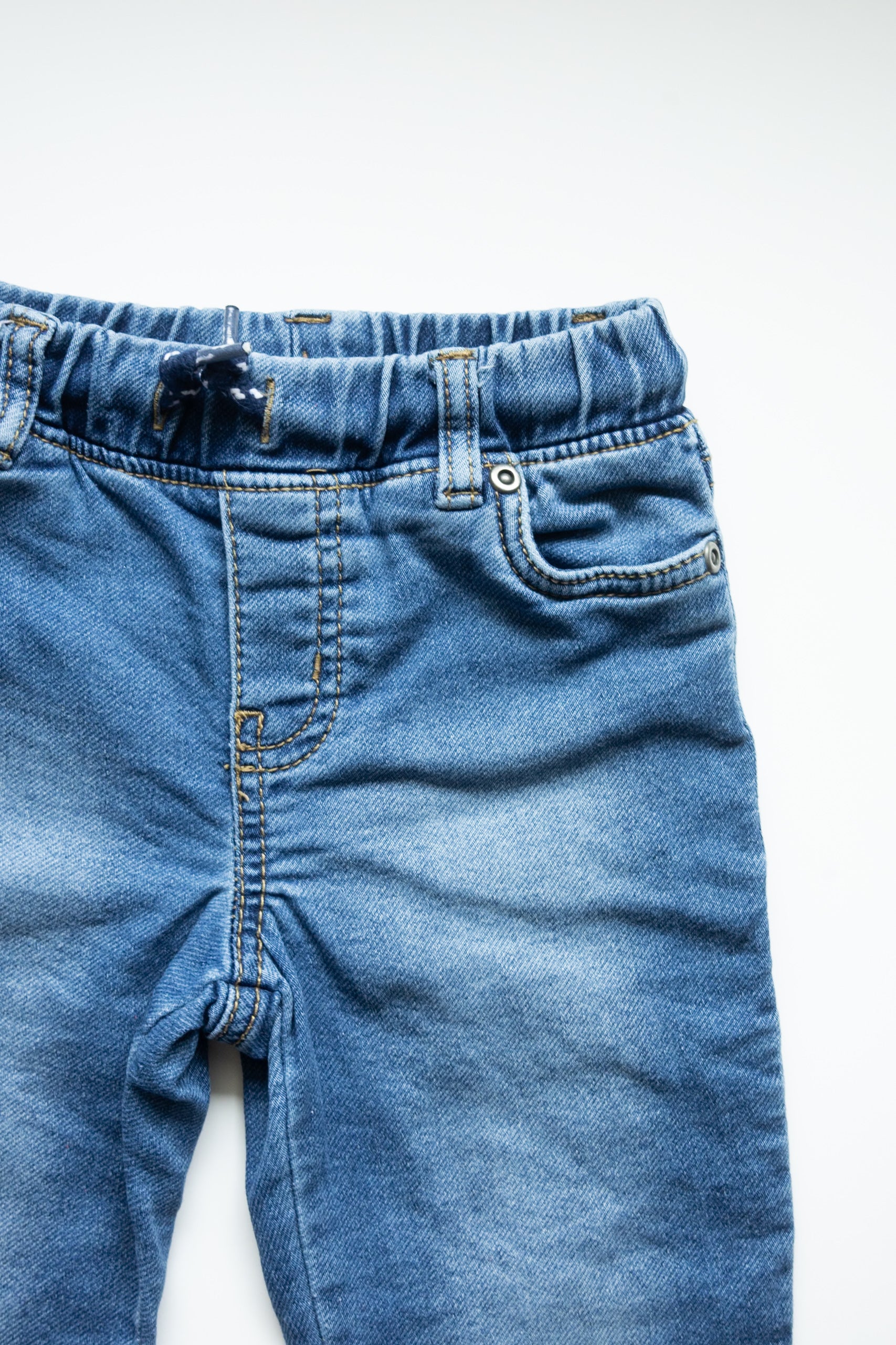 🌱 Carter’s - jeans 3t