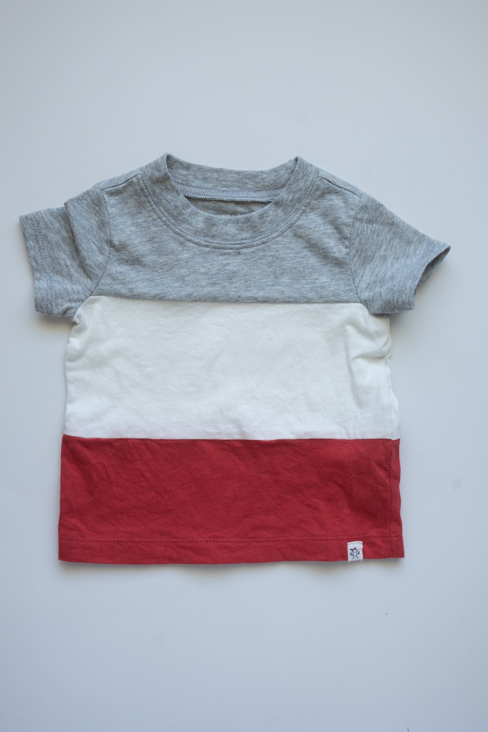 ⭐️ Carters - T-shirt 6M (neuf seulement lavé)
