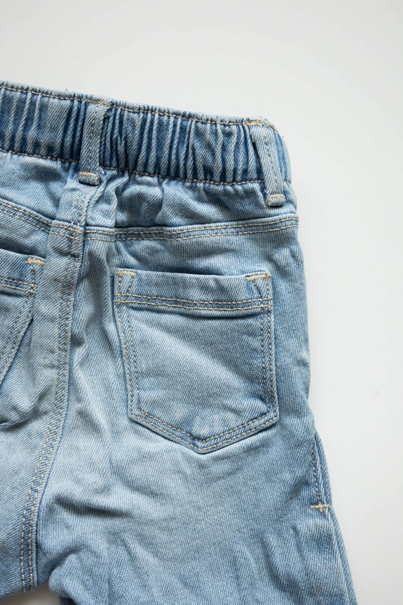 🌱 Old navy - jeans boyfriend 12-18M