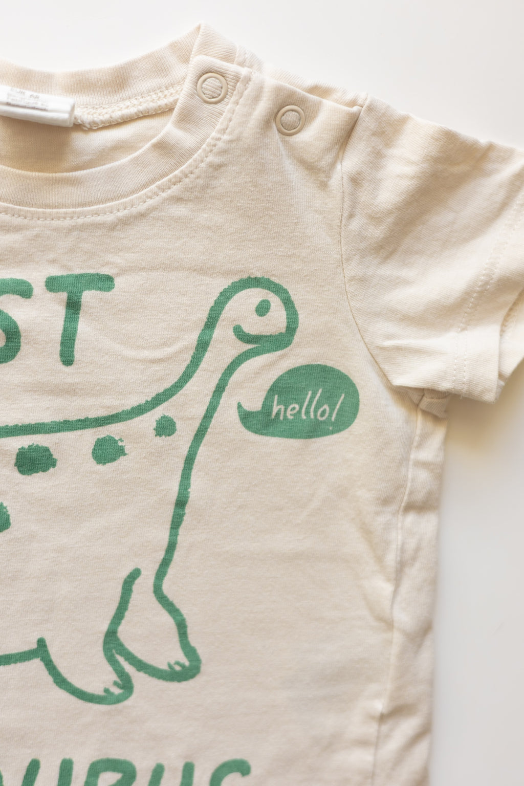 🎨 H&M - T-shirt 4-6M