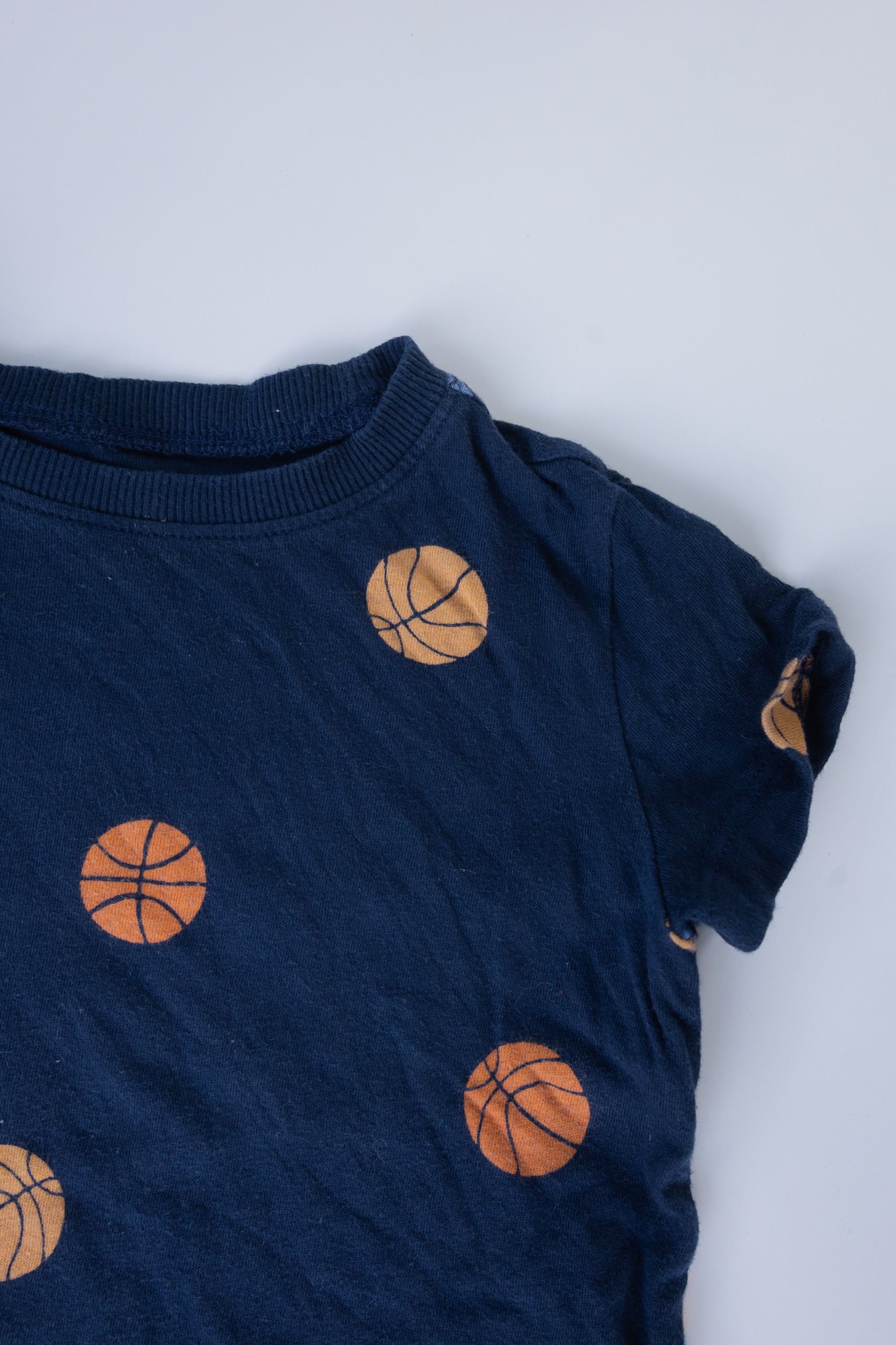 🌱 Old navy - T-shirt 18-24M