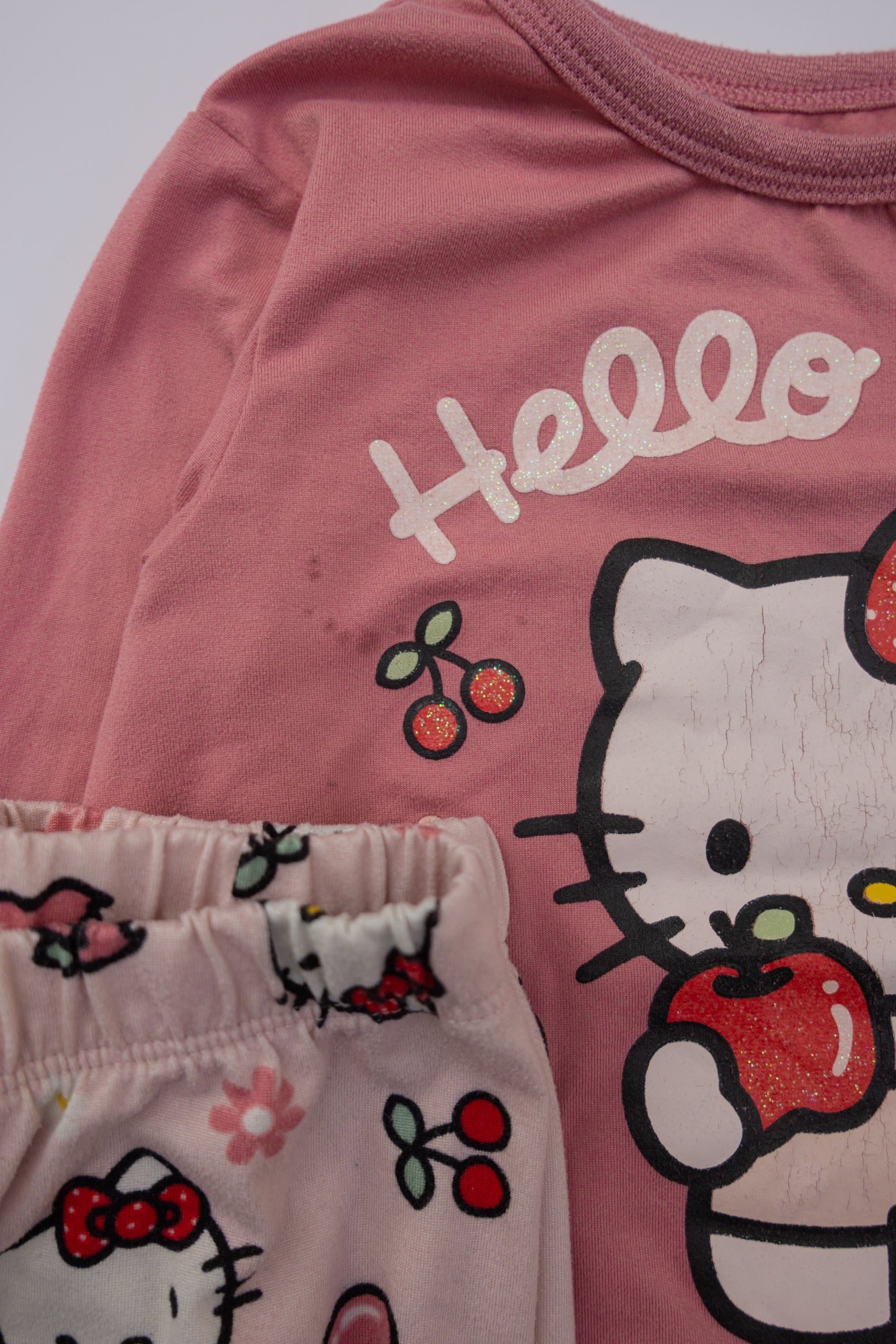 🎨 Hello Kitty - Pyjama 3T (petites taches voir photo)