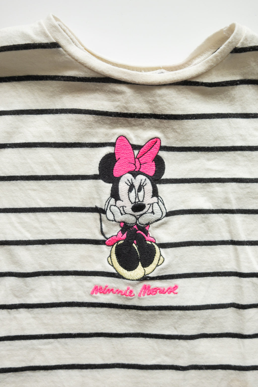 🎨 Zara - T-shirt 6-9M (petite tache à peine visible voir photo)