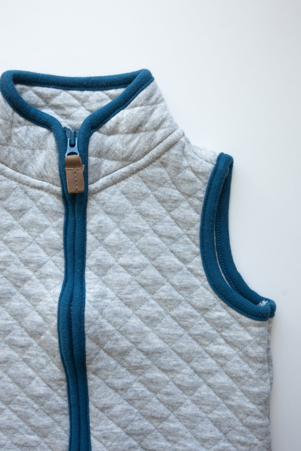 Carter’s - veste sans manches 6M