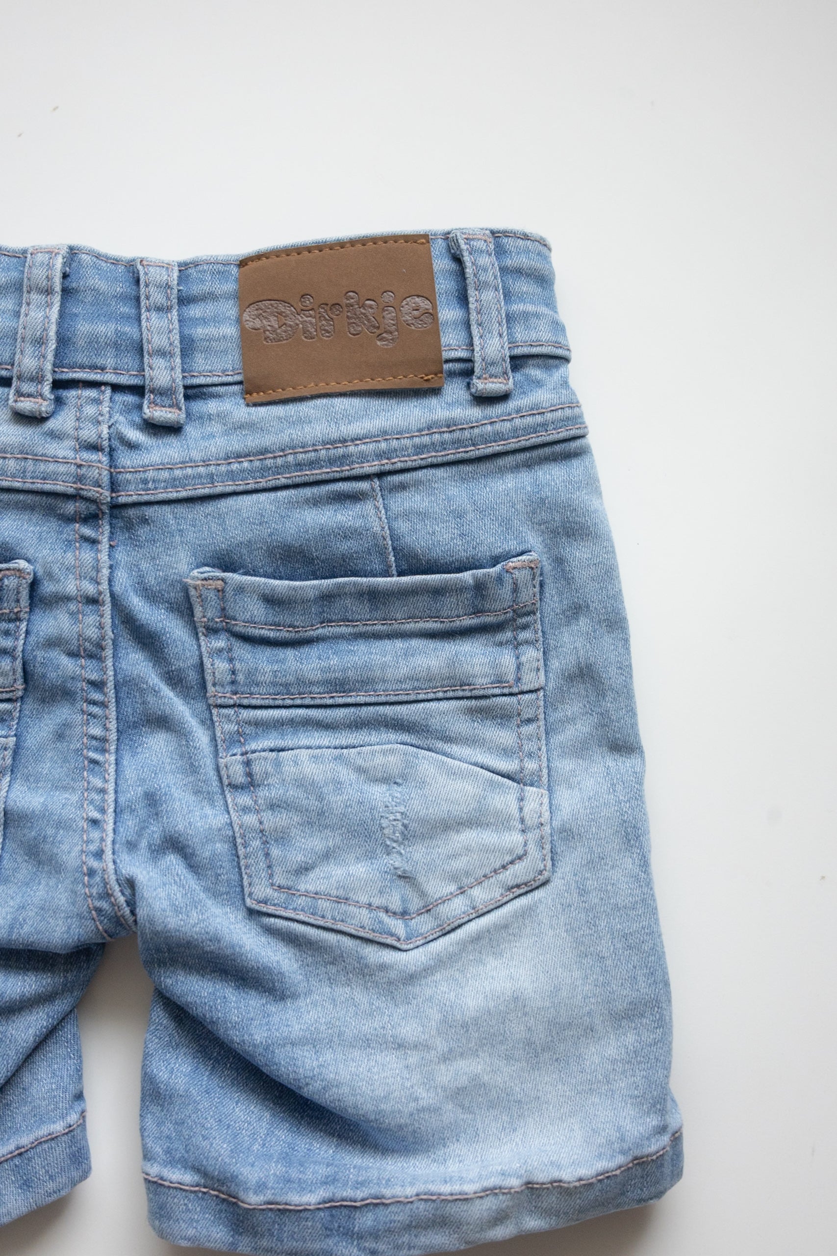 🌱 Dirkje - Short 2T