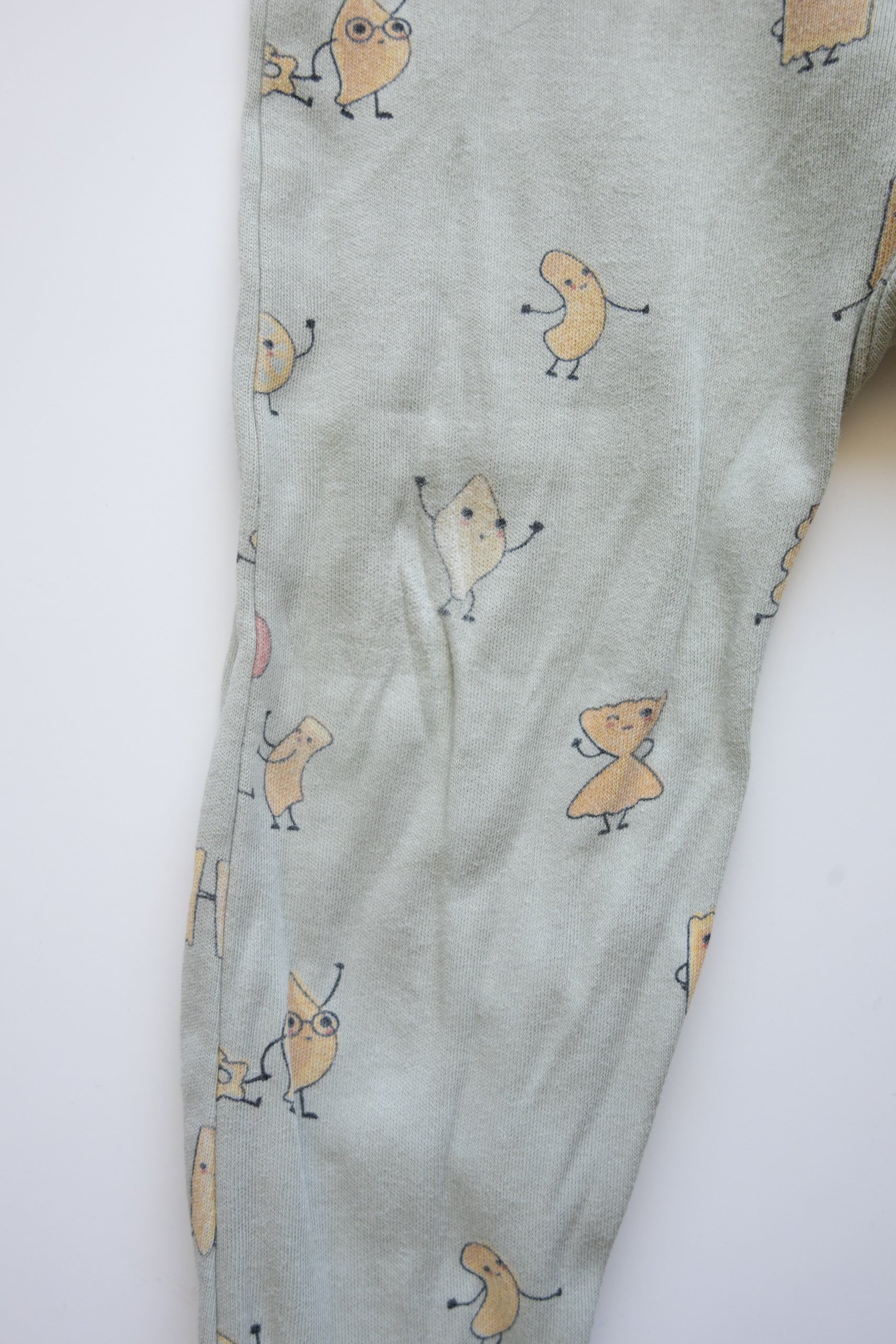 Roche ciseaux- pyjama 18M (décoloration aux genoux)