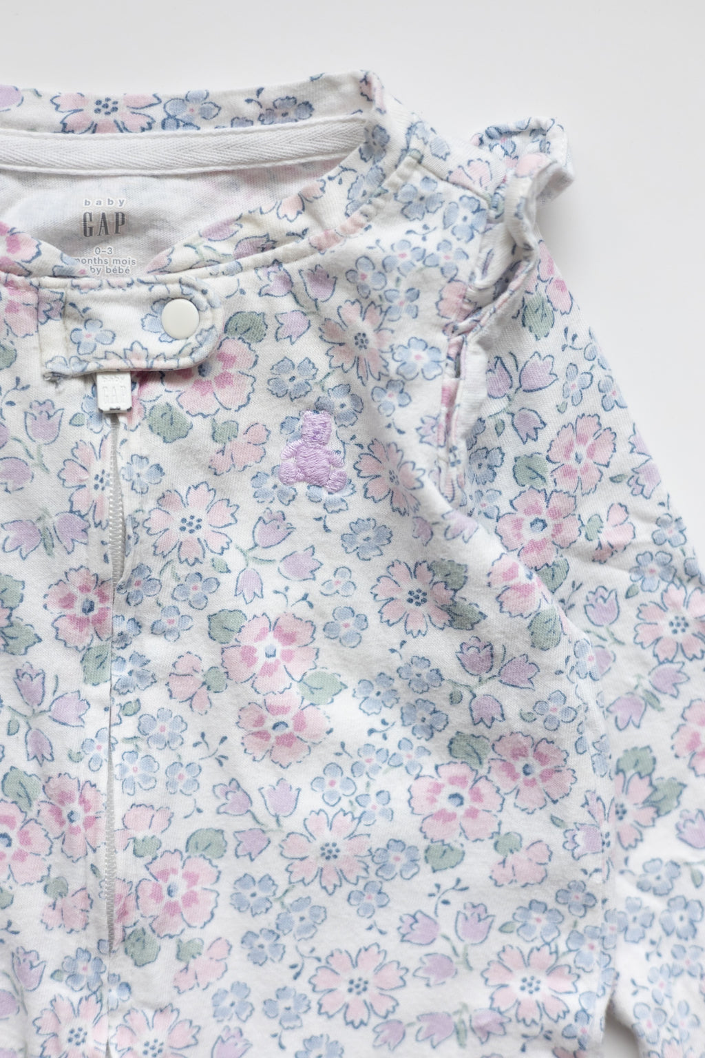 GAP - Pyjama 0-3M (collet légèrement jaunis)