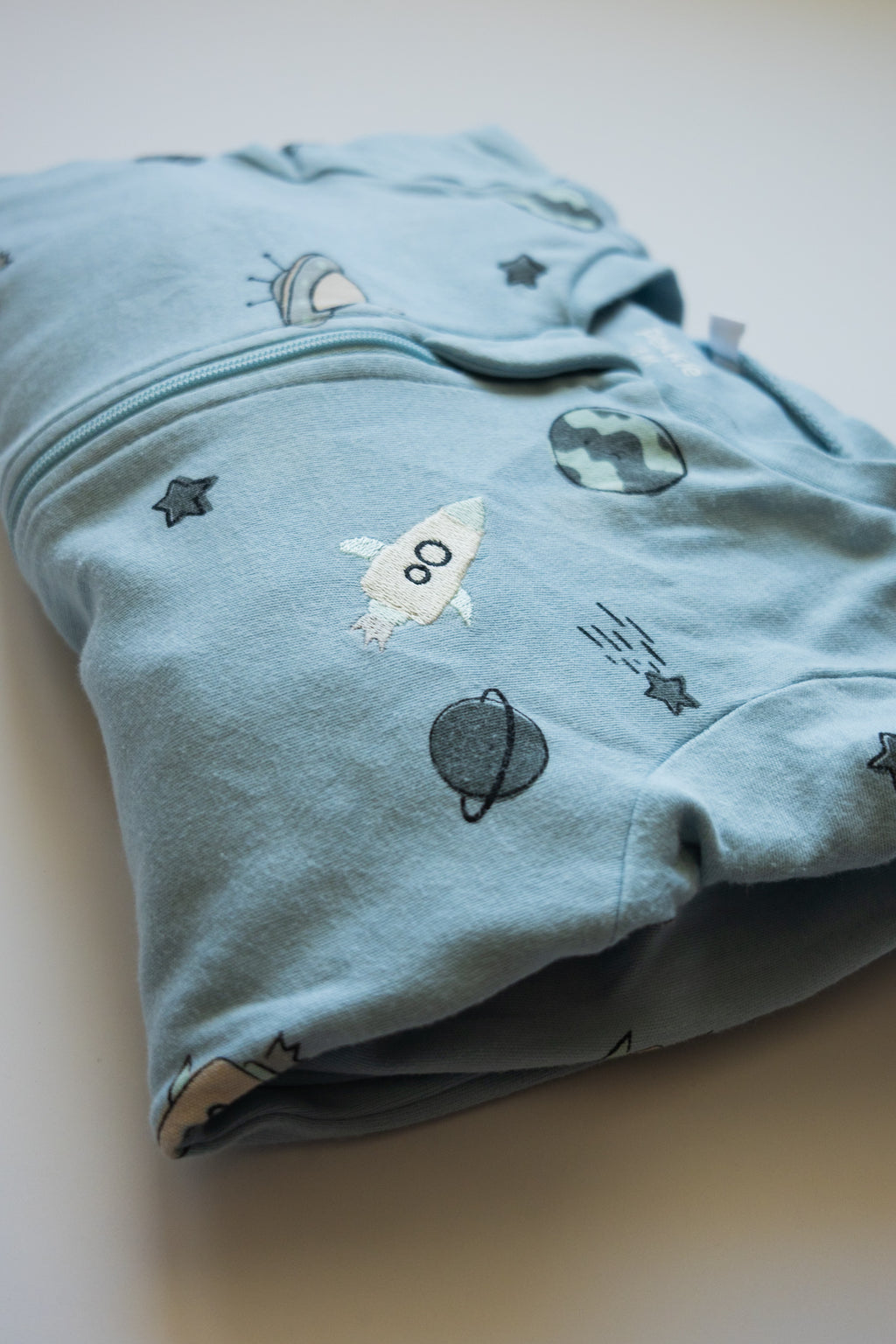 🎨 Pekkle - pyjama 18M (quelques taches pâles)