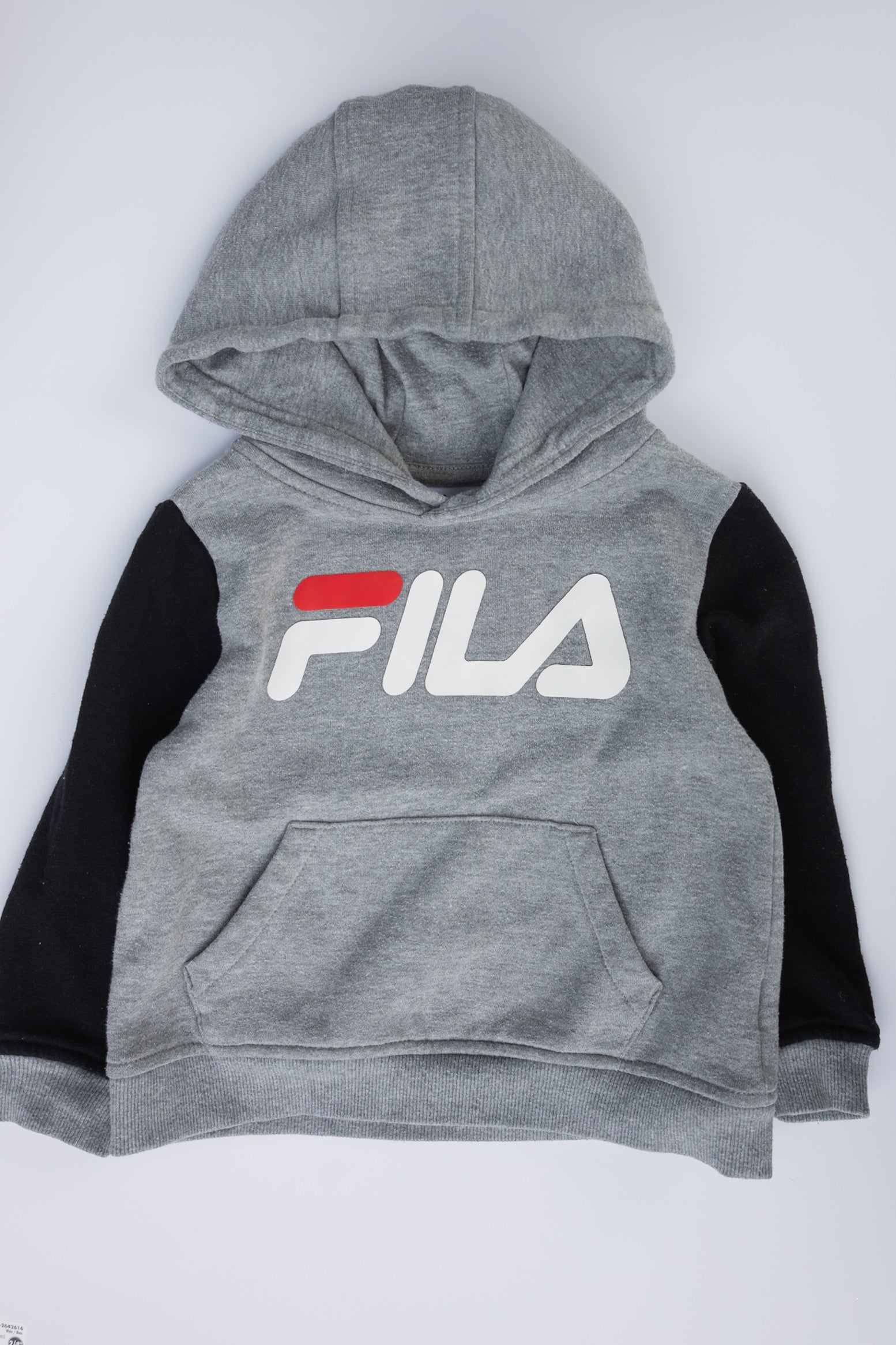 🎨 Fila - Chandail 3 ans (légèrement mousseux)